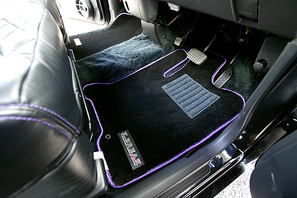 VENUS LINE FLOOR MAT – K.BREAK